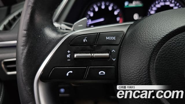 Hyundai Sonata Hybrid 2022 — Photo 13/33