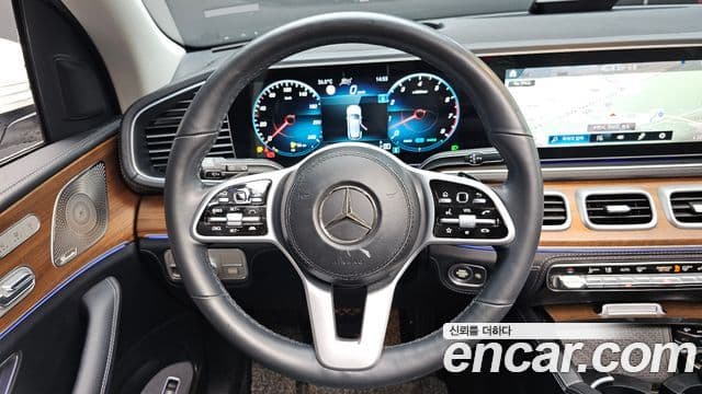 Mercedes-Benz GLE-Class 2021 — фото 12 из 20