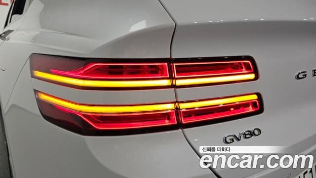 Genesis GV80 2020 — Photo 30/37