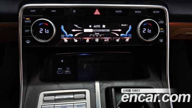Genesis GV80 2020 — Photo 16/37
