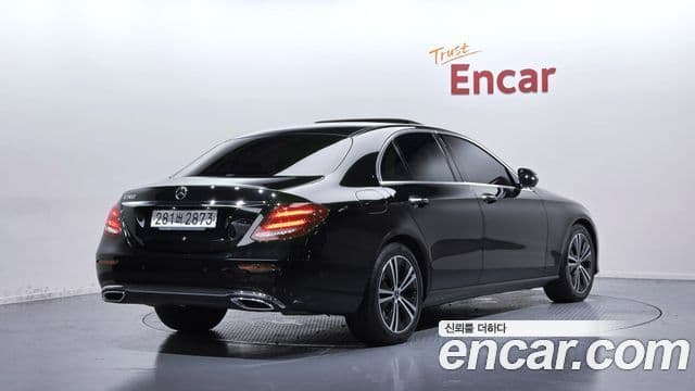 Mercedes-Benz E-Class 2020 — Фото 2/20