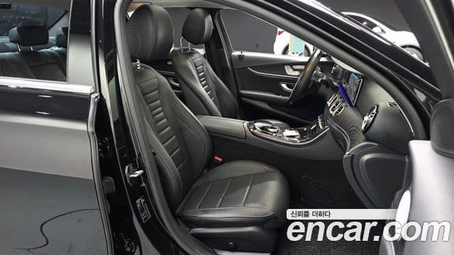 Mercedes-Benz E-Class 2020 — Фото 11/20