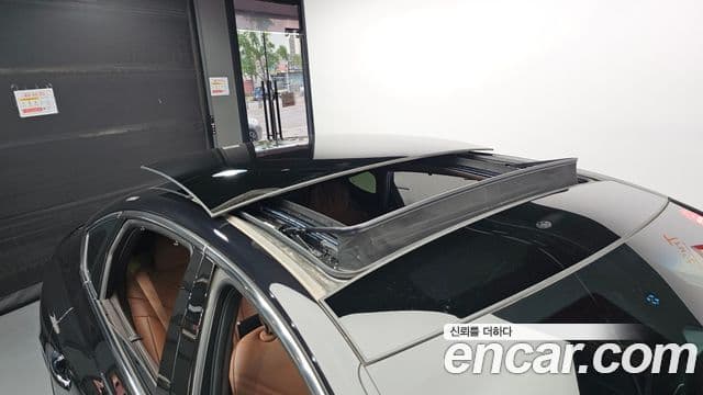 Genesis Electrified G80 2022 — Şəkil 18/20