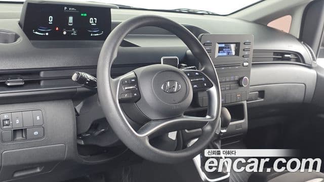 Hyundai Staria 2023 — Şəkil 13/20