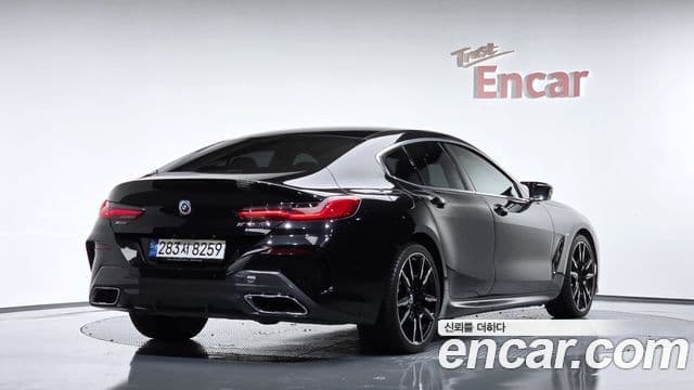 BMW 8 Series 2022 — Şəkil 2/20