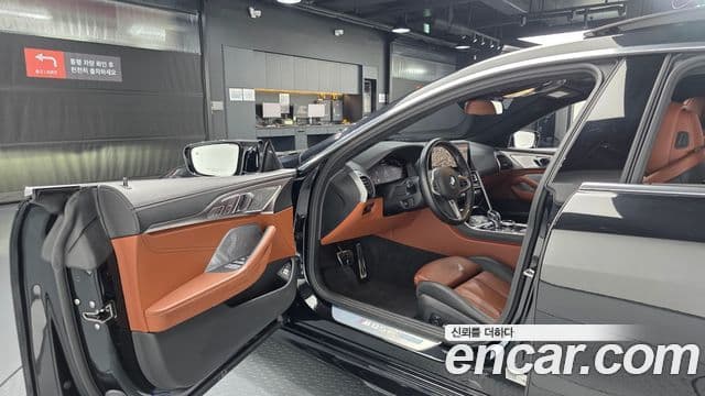 BMW 8 Series 2022 — Şəkil 9/20