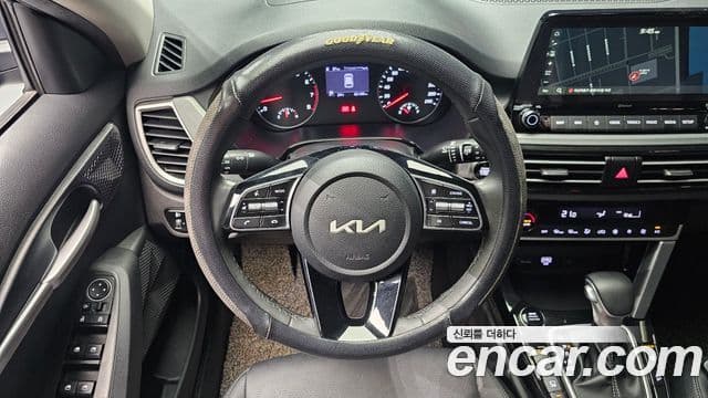 Kia Seltos 2022 — фото 13 из 20
