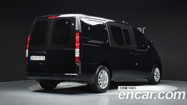 Hyundai Staria 2022 — Фото 2/20