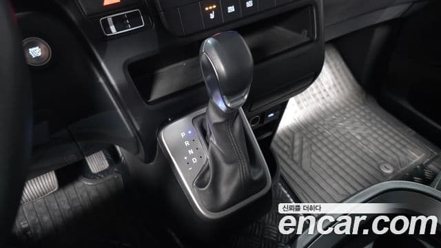 Hyundai Staria 2022 — Фото 9/20