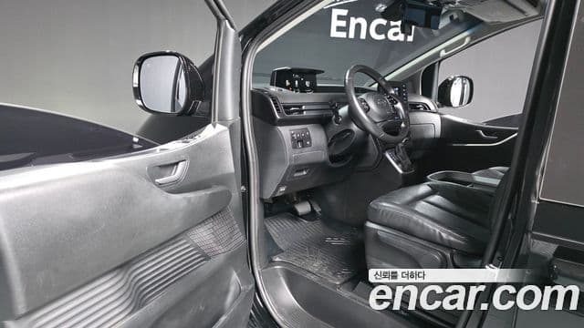 Hyundai Staria 2022 — Фото 10/20