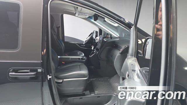 Hyundai Staria 2022 — Фото 11/20