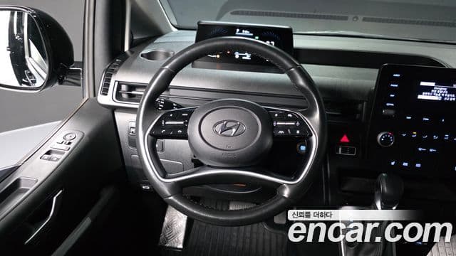 Hyundai Staria 2022 — Фото 13/20