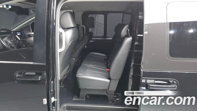 Hyundai Staria 2022 — Photo 19/31