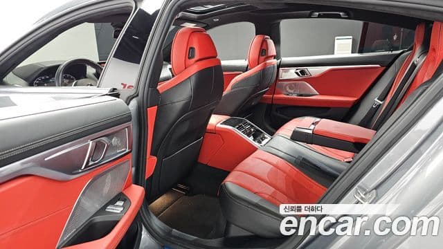 BMW 8 Series 2022 — фото 11 из 20