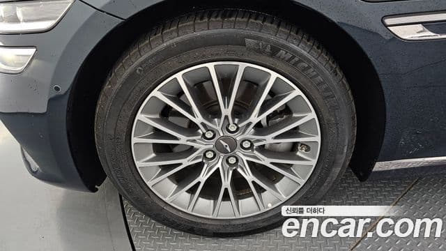 Genesis Electrified G80 2023 — ფოტო 5/20