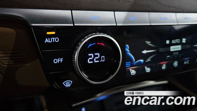 Genesis Electrified G80 2023 — ფოტო 17/20