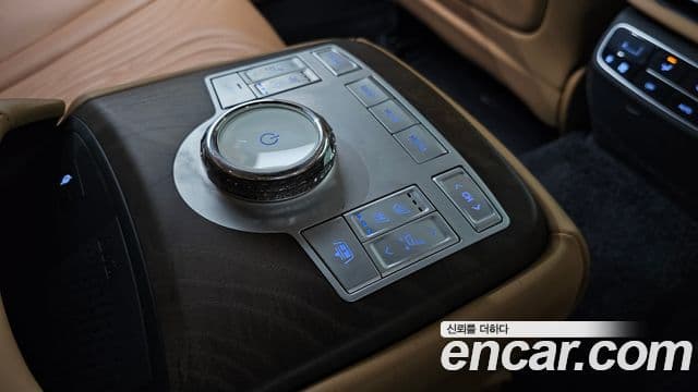 Genesis Electrified G80 2023 — ფოტო 19/20