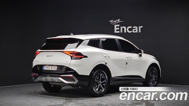 Kia Sportage 2023 — фото 2 из 20