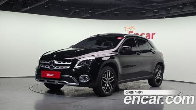 Mercedes-Benz GLA-Class 2018 — ფოტო 1/20