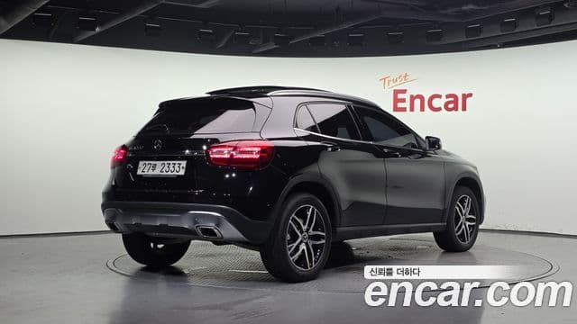 Mercedes-Benz GLA-Class 2018 — ფოტო 2/20