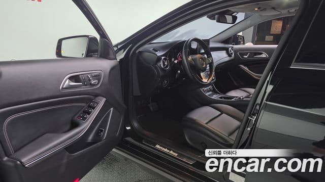 Mercedes-Benz GLA-Class 2018 — фото 10 из 20