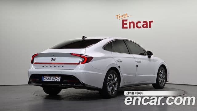 Hyundai Sonata 2022 — ფოტო 2/20