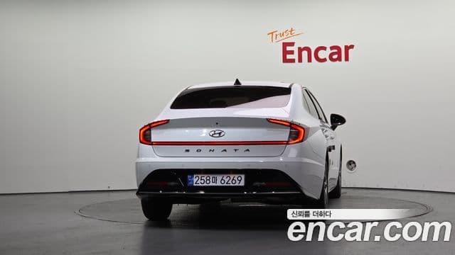 Hyundai Sonata 2022 — ფოტო 4/20