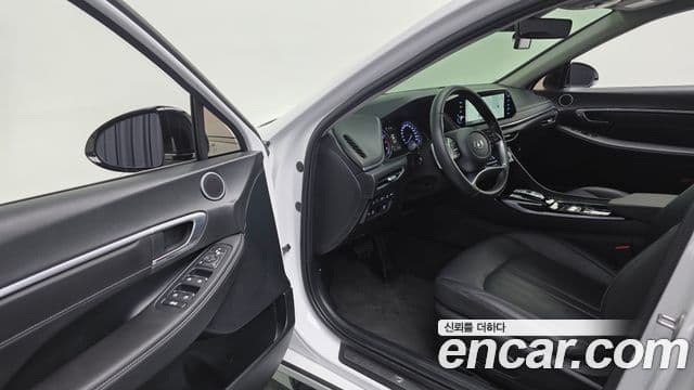 Hyundai Sonata 2022 — ფოტო 11/20