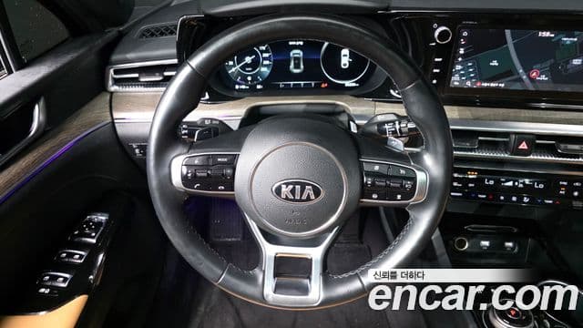 Kia K5 2021 — ფოტო 14/20