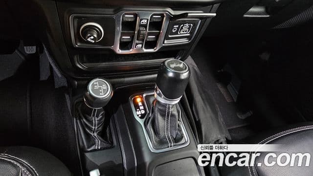 Jeep Wrangler 2020 — Şəkil 9/20
