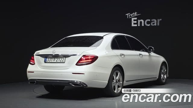 Mercedes-Benz E-Class 2018 — ფოტო 2/20