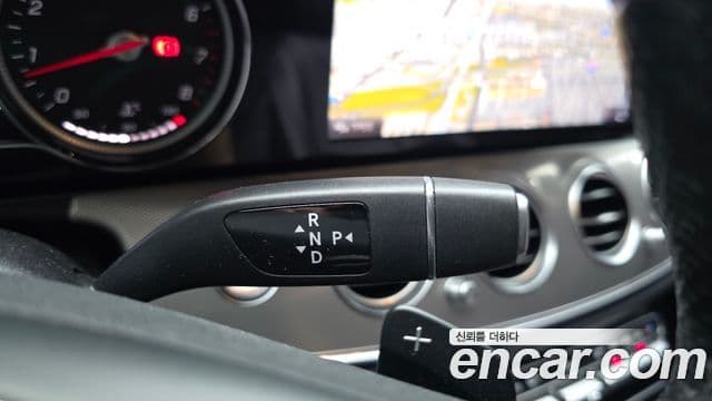 Mercedes-Benz E-Class 2018 — ფოტო 9/20