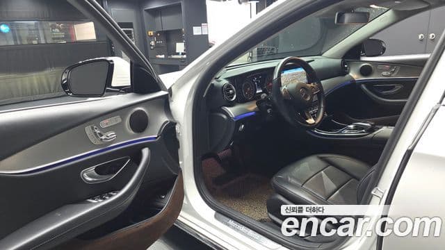 Mercedes-Benz E-Class 2018 — ფოტო 10/20