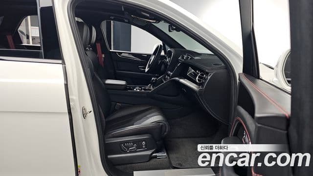 Bentley Bentayga 2024 — Photo 15/35