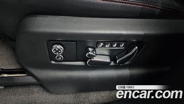Bentley Bentayga 2024 — Photo 24/35