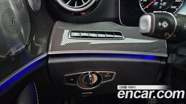 Mercedes-Benz E-Class 2019 — Фото 18/20