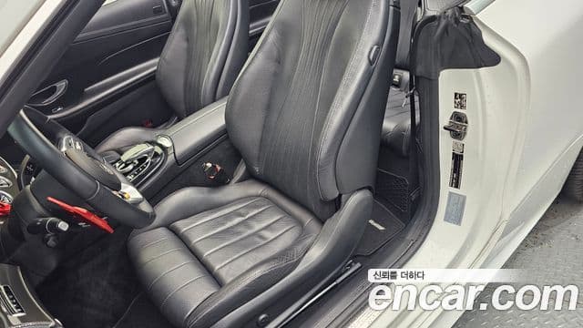 Mercedes-Benz E-Class 2019 — Photo 12/30