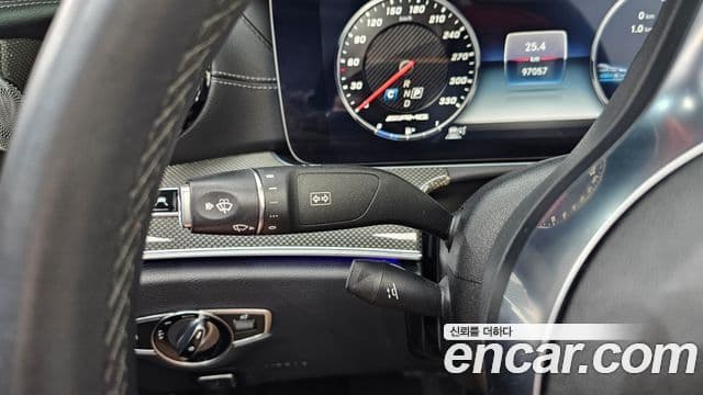Mercedes-Benz E-Class 2019 — Photo 21/30
