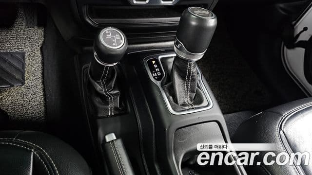 Jeep Wrangler 2021 — фото 9 из 20