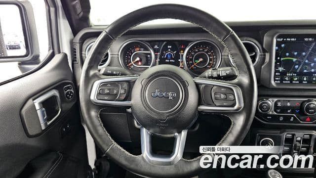Jeep Wrangler 2021 — фото 13 из 20