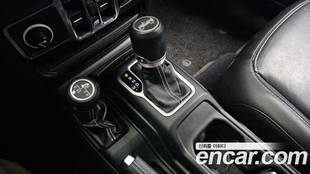 Jeep Wrangler 2019 — Фото 9/20