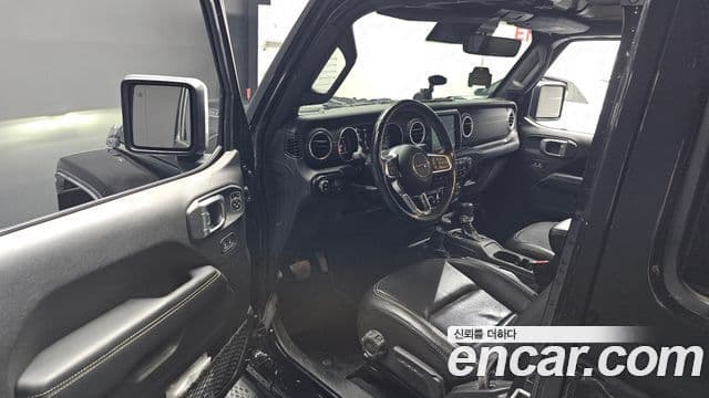 Jeep Wrangler 2019 — Фото 10/20