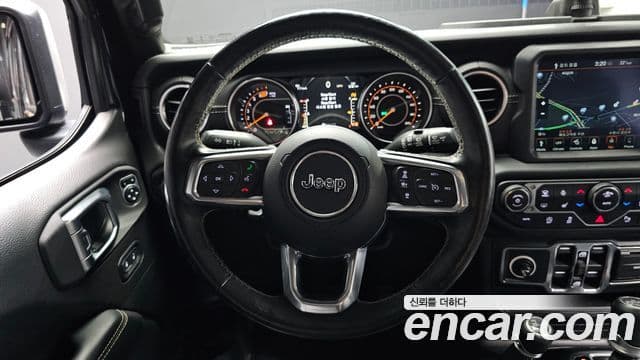 Jeep Wrangler 2019 — Фото 12/20
