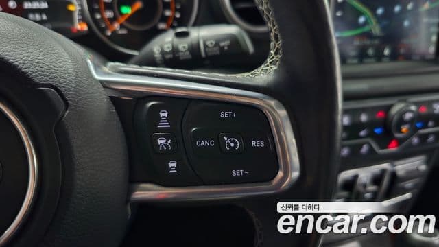 Jeep Wrangler 2019 — Фото 18/20
