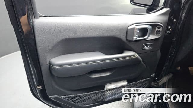 Jeep Wrangler 2019 — Photo 1/33