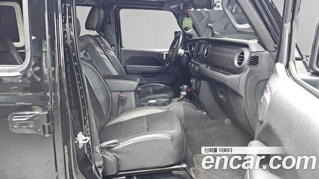 Jeep Wrangler 2019 — Photo 10/33
