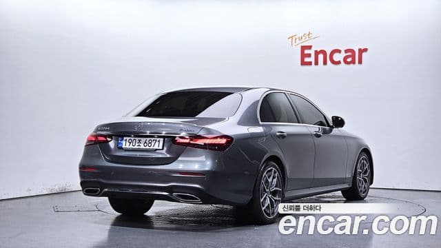 Mercedes-Benz E-Class 2021 — ფოტო 1/20