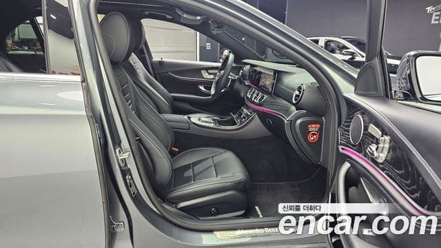 Mercedes-Benz E-Class 2021 — ფოტო 11/20