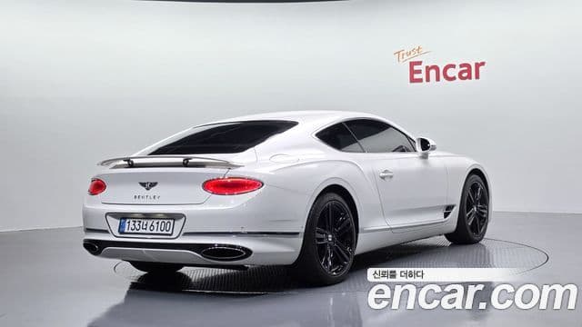 Bentley Continental GT 2019 — Photo 13/34