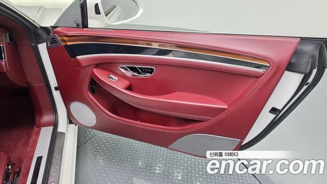 Bentley Continental GT 2019 — Photo 33/34